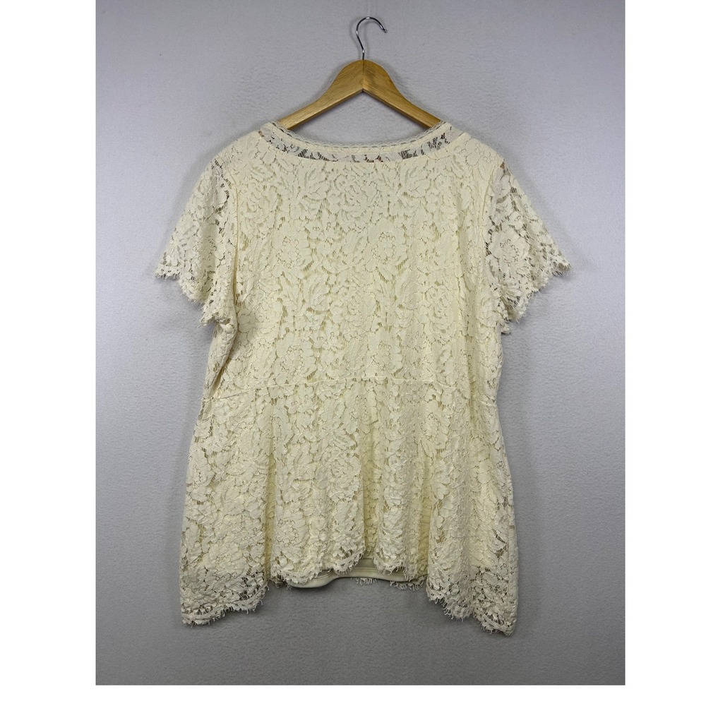 Romantic Isaac Mizrahi Live Women 1X Cream Floral Lace Peplum Tunic Top - Picture 2 of 11